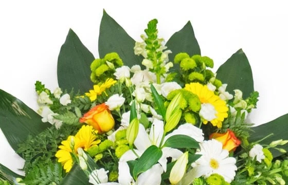 Gerbe De Fleurs Jaunes Oranges & Blanches 3 Gerbe De Fleurs Jaunes Oranges & Blanches – Image 3